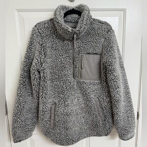 NWOT - Abercrombie & Fitch Sherpa Half-Zip Elevated Trim Sweatshirt - Women’s M